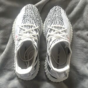 YEEZY 350 ZEBRA
